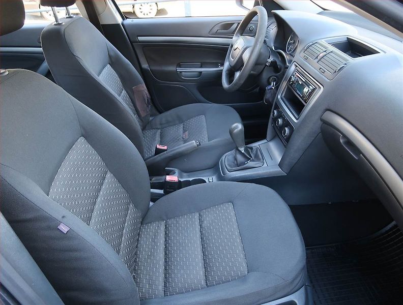 Škoda Octavia (2012) 1.2 TSI, ČR,1.maj - fotka 9 z 17