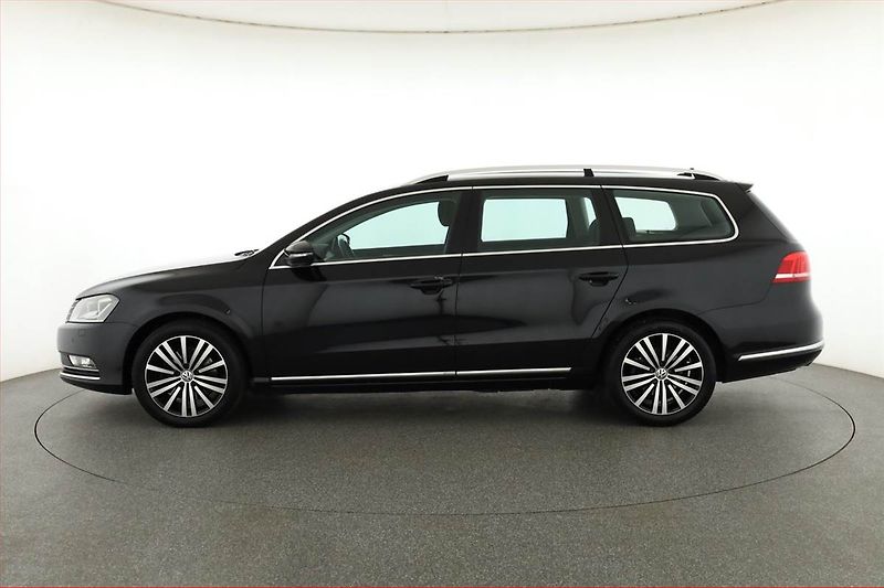 Volkswagen Passat (2014) 2.0 TDI, Automat, Xenony - fotka 3 z 17