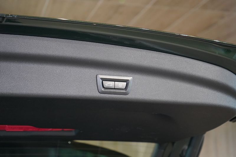 BMW X1 20d xLine, H/K ,Tažné, Head-Up - fotka 15 z 50