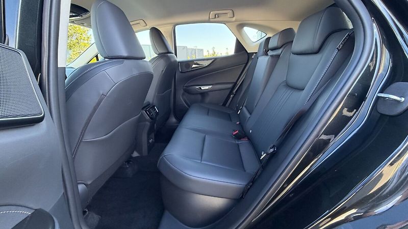 Lexus NX 350h 350H 2,5 HEV EXECUTIVE TOP - fotka 19 z 26
