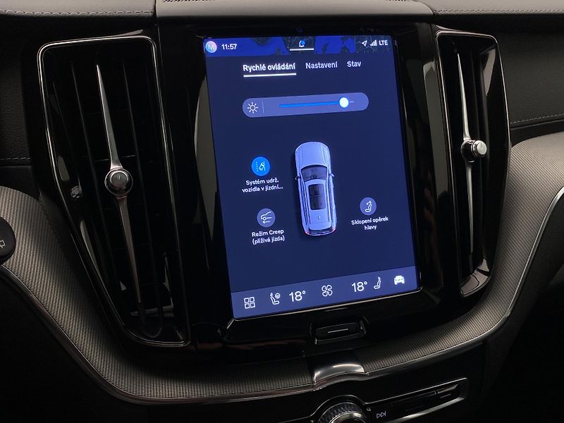 Volvo XC60 T8 AWD RECHARGE DARK ULTRA CZ - fotka 47 z 63