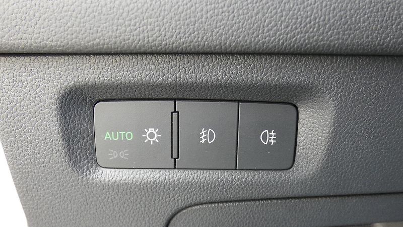 Škoda Octavia Combi 2,0 TDI Style 4x4 DSG 11 - fotka 10 z 27