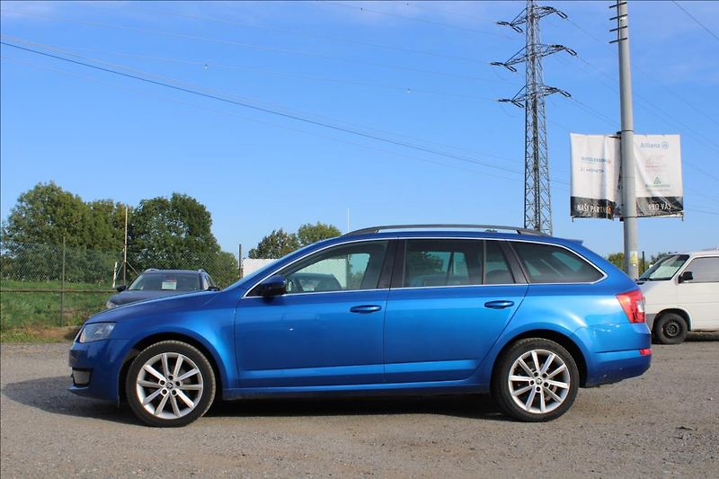 Škoda Octavia 1,6 TDi  4 x 4,ČR,XENONY,TOP - fotka 8 z 30