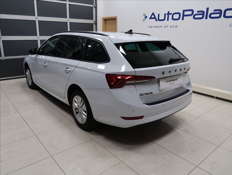 Škoda Octavia 2,0 TDI VÝHŘEV 1. MAJ ČR DPH - fotka 7 z 47