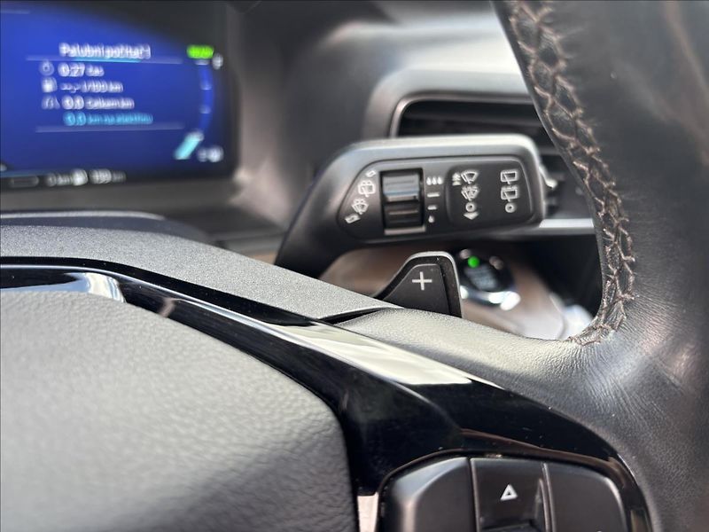 Ford Explorer 3,0 V6 PHEV Platinum AWD 7Míst - fotka 40 z 65