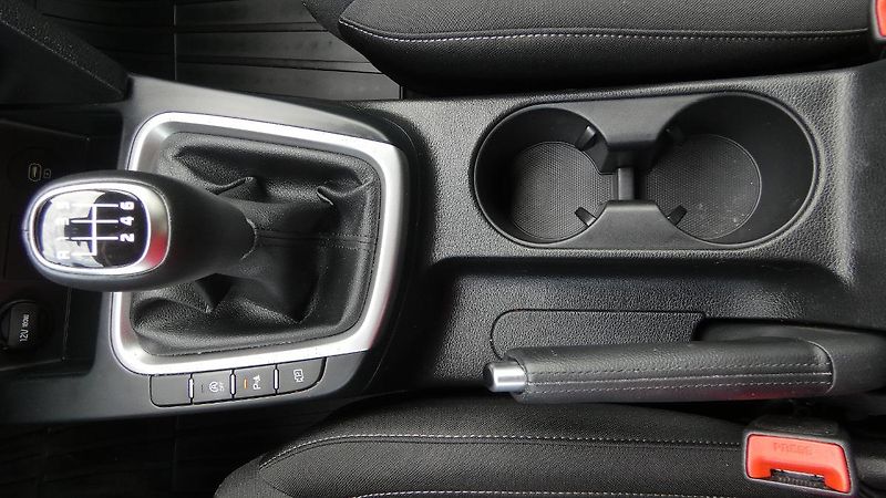 Kia Ceed SW 1.5 T-GDI SPIN - fotka 17 z 22