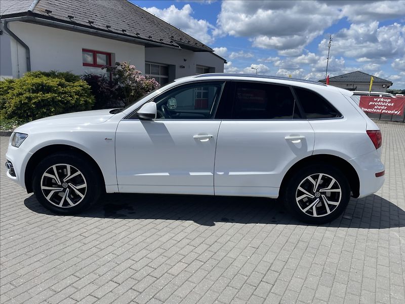 Audi Q5 3,0 TDi Quattro S-Line CZauto - fotka 2 z 44
