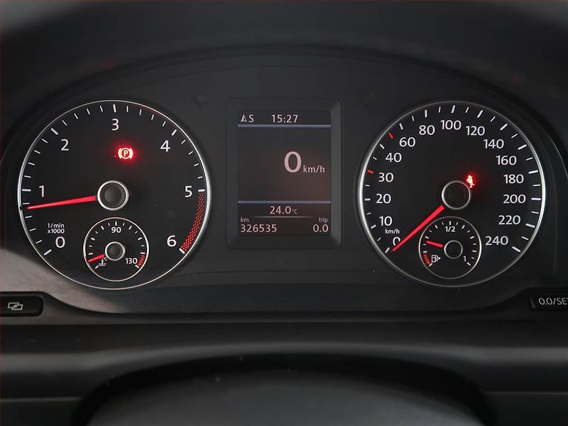Volkswagen Touran (2011) 2.0 TDI, 7 míst, Navi - fotka 11 z 21