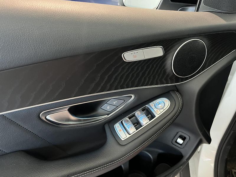 Mercedes-Benz GLC 220d 4M AMG Burmester tažné - fotka 9 z 9