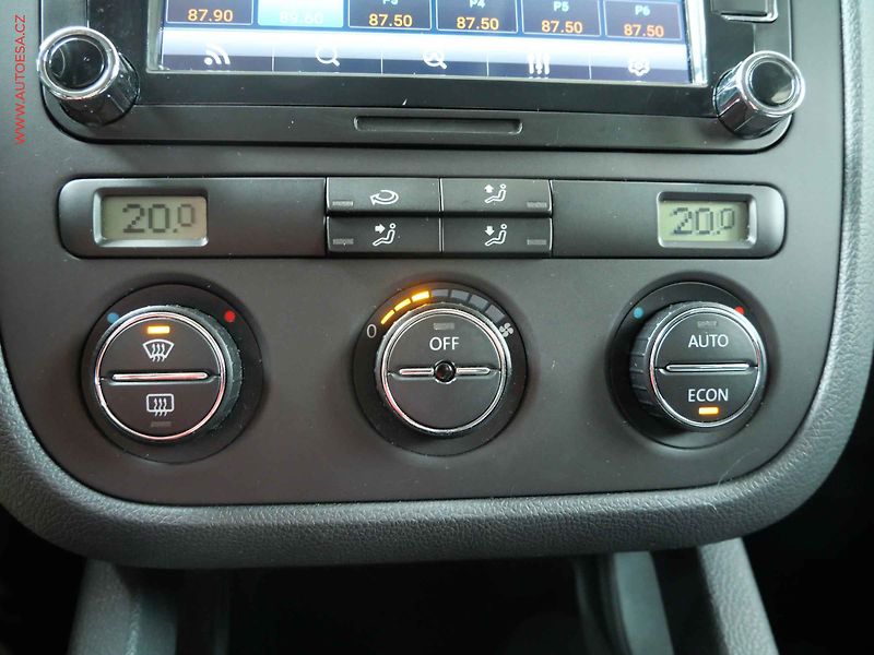 Volkswagen Golf (2006) 1.6 16V, ČR, AC, tempo, park - fotka 17 z 18