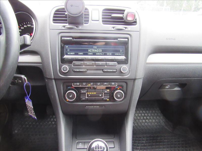 Volkswagen Golf 1,2 TSI 63kW Trendline - fotka 16 z 33