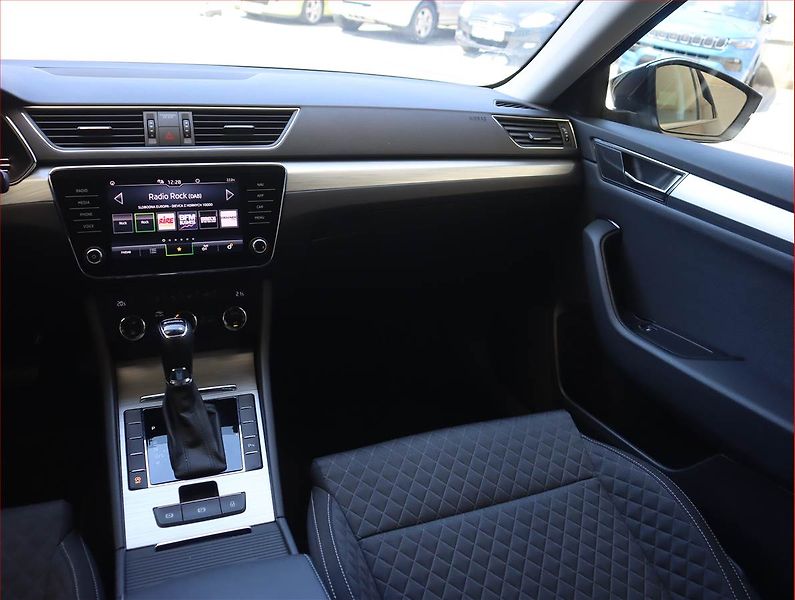 Škoda Superb (2023) Style 1.5 TSI - fotka 8 z 24