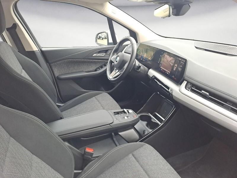 BMW Řada 2 220i Active Tourer - fotka 8 z 10