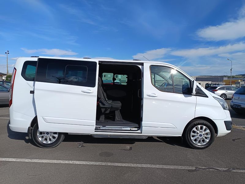 Ford Tourneo Custom (2013) - fotka 5 z 40