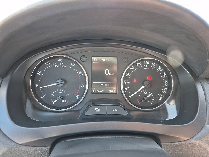 Škoda Rapid (2012) Ambition PLUS 1.2 TSI 63kW - fotka 14 z 21