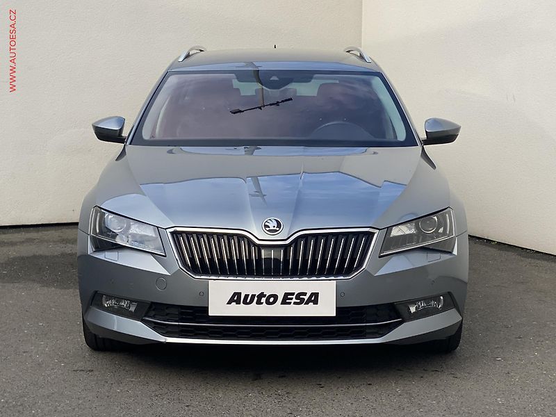 Škoda Superb (2016) 1.6 TDi, Style, DSG, kůže - fotka 2 z 18