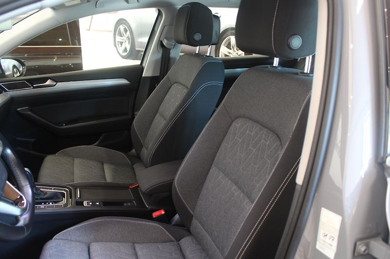 Volkswagen Passat (2024) 2.0TDI DSG Nez.Topení 2024 - fotka 17 z 40