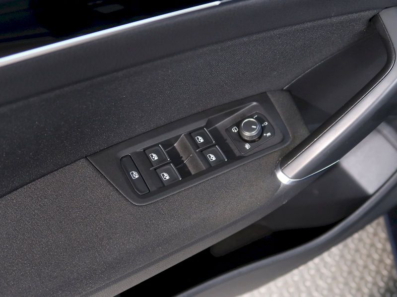 Volkswagen Touran (2023) HIGHLINE 2.0TDI 110KW DSG - fotka 34 z 37