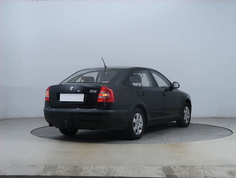 Škoda Octavia (2011) 1.6, Serv.kniha - fotka 5 z 14