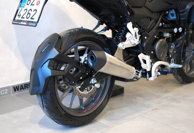 Benelli TRK 251 (2024) pouze 523km, hezký stav, původ - fotka 5 z 20