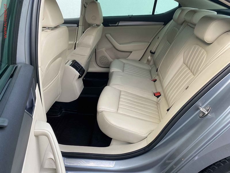 Škoda Superb (2015) 2.0TDi, Navi, bixen, kůže - fotka 10 z 18