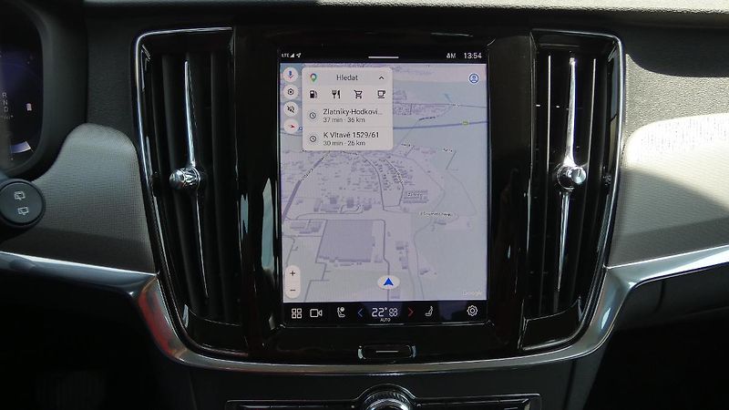 Volvo V90 B4 mHEV AWD aut. Momentum Pro - fotka 15 z 23