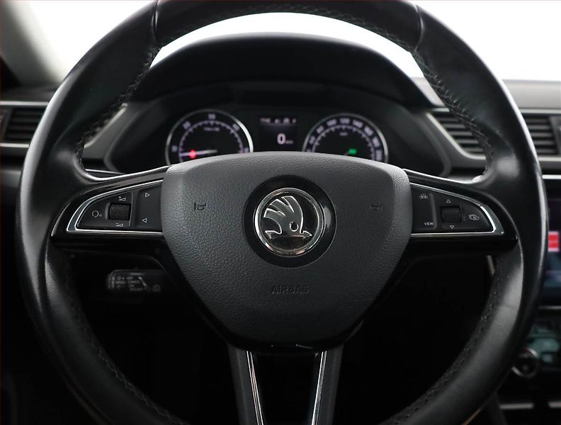 Škoda Superb (2019) Style 2.0 TDI, Automat, Kůže - fotka 18 z 22