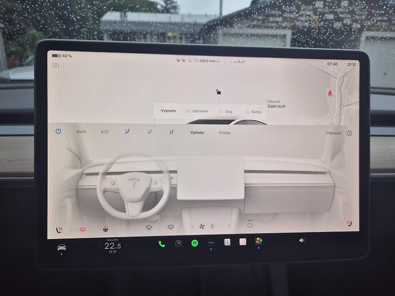 Tesla Model 3 STANDART RANGE 208kw SOH 93,6% - fotka 31 z 47