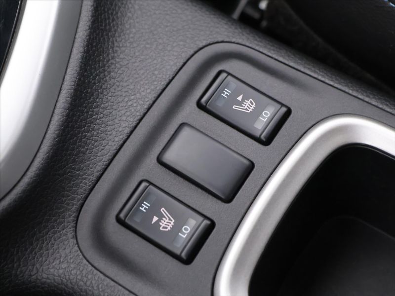 Nissan Navara 2.3 dCi 140kW Automat CZ Tekna - fotka 26 z 36