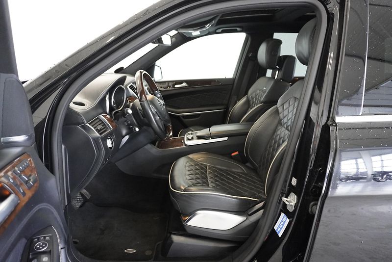 Mercedes-Benz GL (2014) GL500 4,7I V8 4MATIC AUT. - fotka 12 z 33