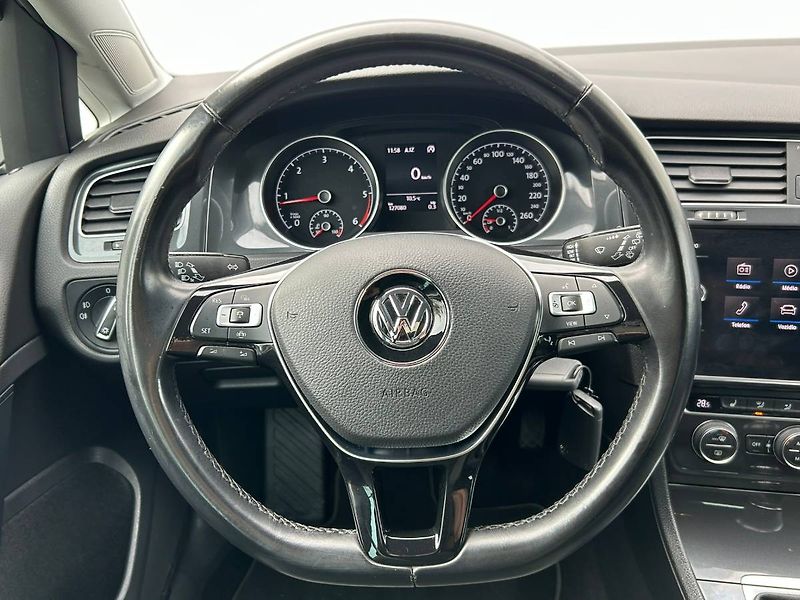 Volkswagen Golf (2020) 1.6 TDI 85 kW MANUÁL - fotka 10 z 35