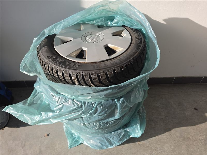 Suzuki Swift 1,3 i 67KW KLIMA ALU STK - fotka 42 z 44