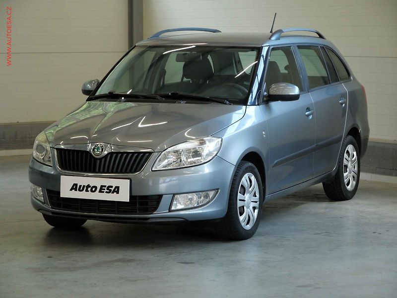Škoda Fabia (2012) 1.6 TDi, AC, park.asist - fotka 3 z 3
