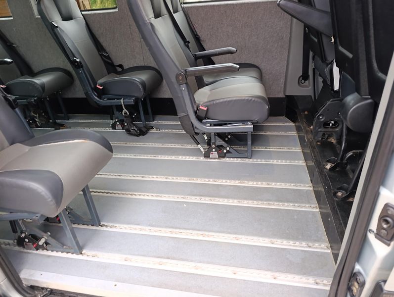 Opel Movano (2009) 2.5 CDTI 9míst - fotka 16 z 28