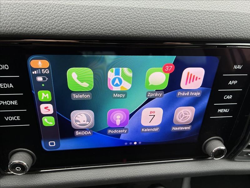 Škoda Kodiaq 2,0 TDI TAŽNÉ KEYLESS KAMERA - fotka 28 z 36