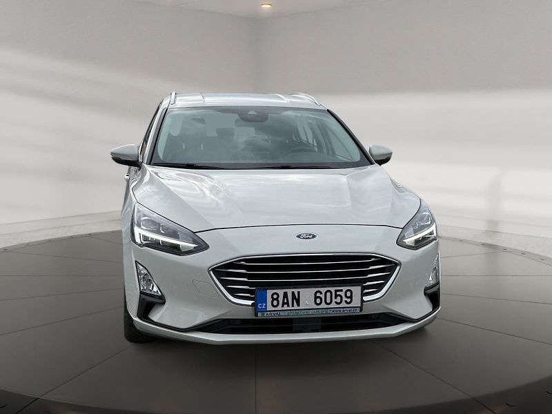 Ford Focus (2021) TITANIUM 1.5EBL 88kW CZ DPH - fotka 2 z 11