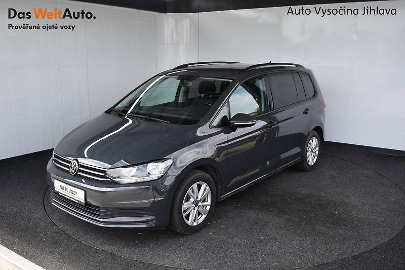 Volkswagen Touran (2022) 1.5TSI 110kW DSG,7 míst - fotka 1 z 20