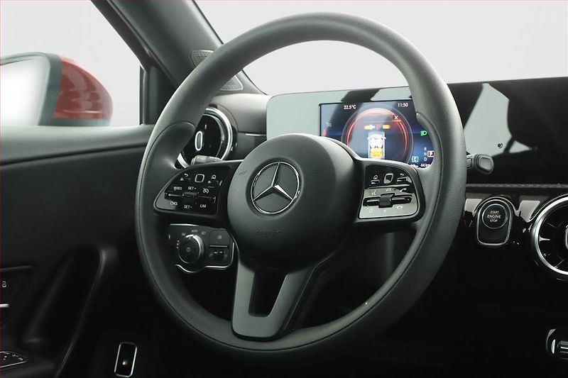 Mercedes-Benz Třídy A (2020) A 250 e - fotka 18 z 22