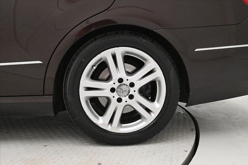 Mercedes-Benz Třídy E 3,0 350 CDi 195 kW Plný servis - fotka 31 z 31