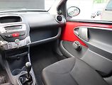 Toyota Aygo (2011) 1.0 VVT-i, nová STK - náhled 8