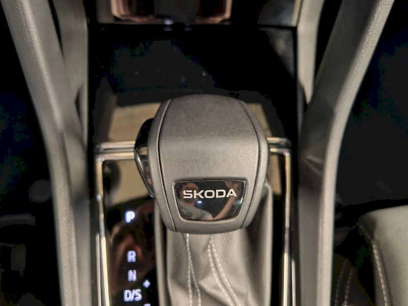 Škoda Karoq (2025) 1.5 TSI 110 kW DSG Sportline - fotka 17 z 30