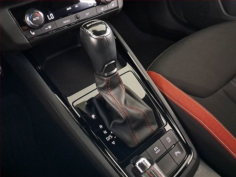 Škoda Kamiq (2021) Monte Carlo 1.0 TSI - fotka 13 z 26