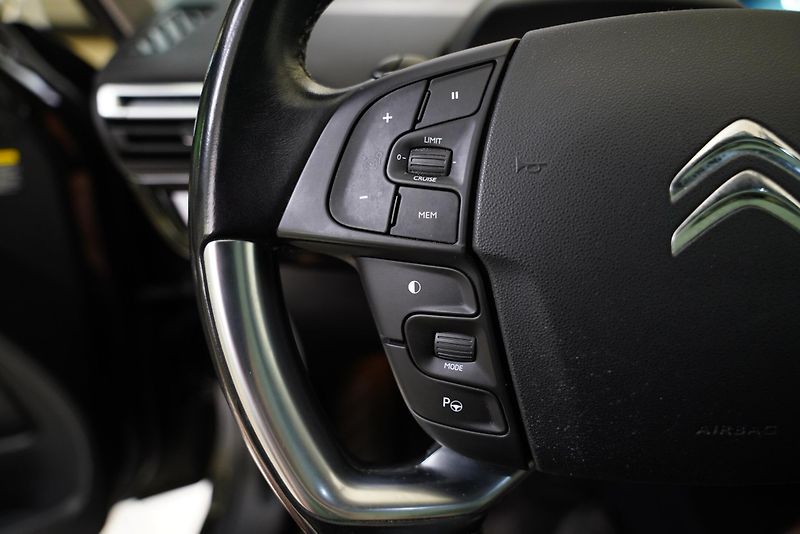 Citroën C4 Picasso - fotka 13 z 22