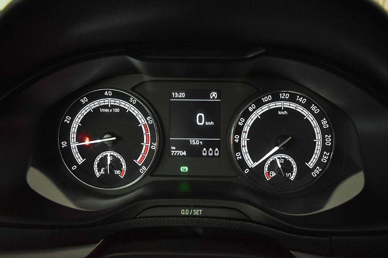 Škoda Karoq 1.5 TSI TAŽNÉ*KAMERA*ČR* - fotka 19 z 34