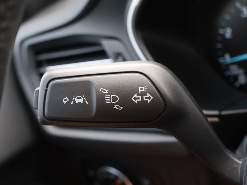 Ford Focus 1,0 EB 92kW EDIT Aut.klima Nav - fotka 19 z 37