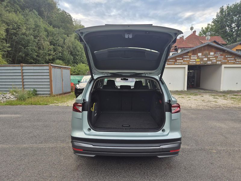 Škoda Enyaq 150kw, iV80 19ALU SOH 90% - fotka 14 z 44