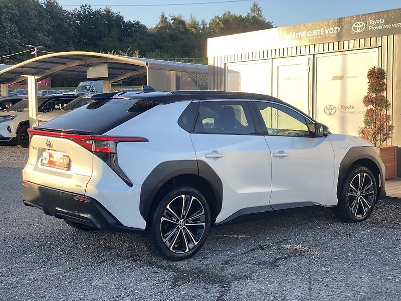 Toyota bZ4X EV, ČR, Executive, 4x4, DPH - fotka 7 z 16