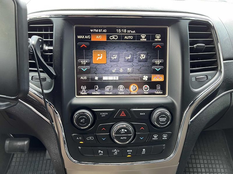 Jeep Grand Cherokee 3.0 CRD V6 SRT paket 184 kW - fotka 11 z 26