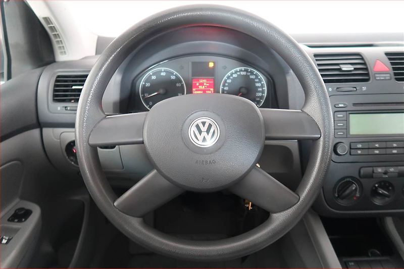 Volkswagen Golf (2004) 1.6 FSI, po STK, levný provoz - fotka 15 z 15