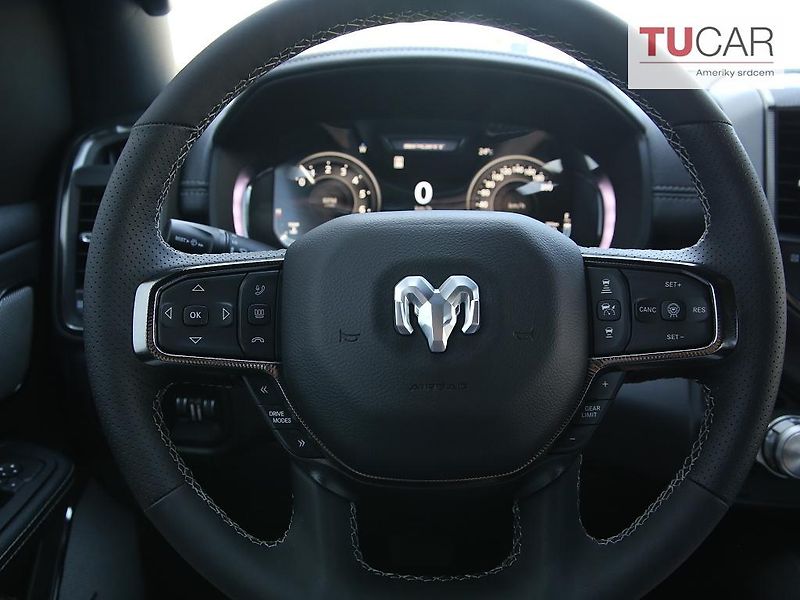 RAM 1500 (2026) Laramie 5.7V8 HEMI 2026  - fotka 16 z 41